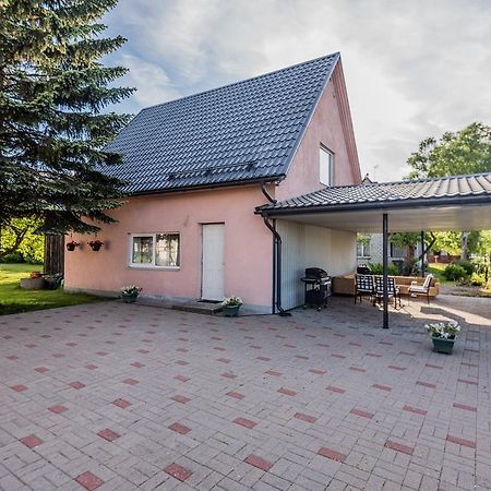 Villa Lubja Holiday House à Pärnu Extérieur photo